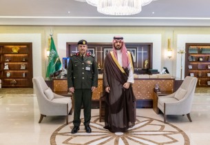 نائب أمير الشرقية يهنئ مدير سجون المنطقة بمناسبة ترقيته