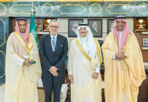 أمير الشرقية يهنئ منشأتين صحيتين لفوزهما بجائزة «أداء الصحة»