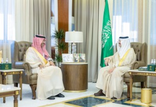 أمير المنطقة الشرقية يستقبل معالي وزير الإعلام