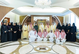 أمير الشرقية يكرّم الفرق الفائزة في هاكاثون «فَرق»