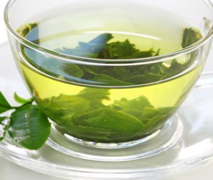 بين الفوائد والمخاطر.. كم كوبًا من الشاي الأخضر تحتاج يوميًا؟