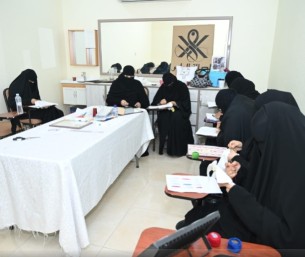 «روزنة الحرفيين».. برنامج يمكّن 60 شاباً وفتاة ويعيد إحياء التراث بصياغة عصرية في الأحساء