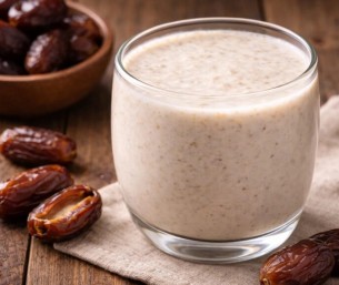 التمر بالحليب في الإفطار.. كنز صحي وفوائد مضاعفة في رمضان