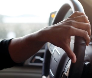 إعفاء مركبات الاقتناء من الفحص والتأمين وفق تعديل جديد للائحة المرور