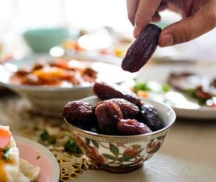 الصيام يعزّز المناعة النفسية.. دراسات تكشف تراجع الاكتئاب والقلق في رمضان