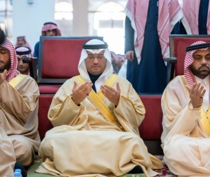 سمو محافظ الأحساء يؤدي صلاة الاستسقاء