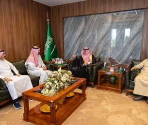 أمين الأحساء يلتقي فريق منصة “أمان” لتعزيز الوعي بالأمن السيبراني