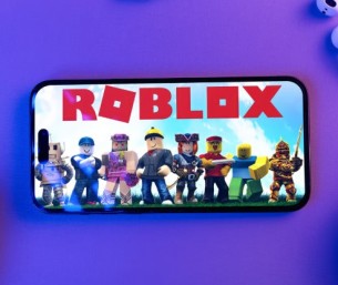 مطور يحذر: لا تسمحوا لأطفالكم بلعب روبلوكس بدون إشراف دائم