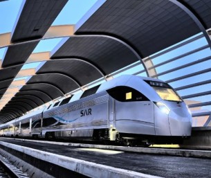 «سار» تطلق ممرًا لوجستيًا دوليًا يربط موانئ الشرقية بمنفذ الحديثة