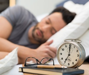 وداعًا للأرق بعد رمضان.. استشاريون يحددون خطوات علمية لنوم صحي