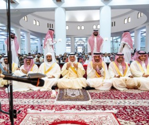 سمو محافظ الأحساء يؤدي صلاة عيد الفطر