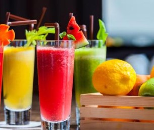 أفضل مشروبات السحور لترطيب الجسم وتقليل العطش في نهار رمضان