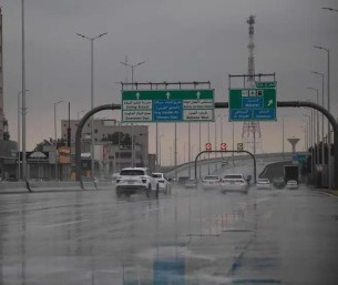 صور.. أمطار متوسطة إلى غزيرة على الأحساء