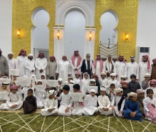 حلقة خالد بن الوليد تكرّم المتميزين في جامع عيضة المنهالي بحضور قيادات جمعية قبس