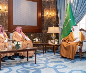 محافظ الأحساء يستقبل نائب وزير الرياضة ويستعرض تطوير القطاع الرياضي