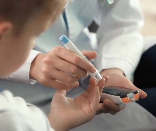 خطوة واعدة لمرضى السكري.. علاج جديد يغني عن الحقن اليومية للأطفال