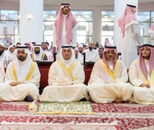 سمو محافظ الأحساء يؤدي صلاة عيد الأضحى