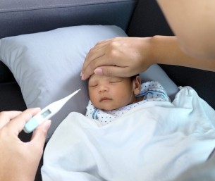 موجات الحر تهدد حديثي الولادة.. وخبراء يكشفون طرق الحماية
