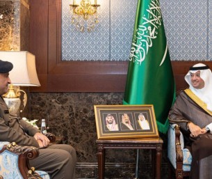 محافظ الأحساء يطّلع على جهود الدفاع المدني وخطط رفع الجاهزية بالمحافظة