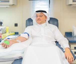 محافظ الأحساء يشارك في حملة التبرع بالدم التي نظمتها هيئة التطوير