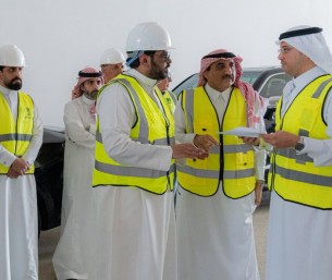 محافظ الأحساء يتفقَّد المراحل النهائية لمشروع تقاطع الملك عبدالله مع طريق الرياض