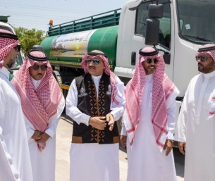 تدشين مشروع صيانة وتأهيل المسطحات الخضراء في بلدية سلوى بالأحساء
