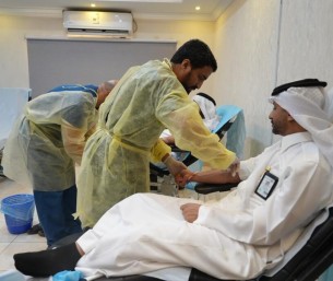 مكتب البيئة بالأحساء يدشّن حملة التبرع بالدم تحت شعار «قطرة من الإنسانية»
