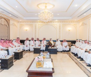أمير المنطقة الشرقية يقدم التعازي لأسرة الضبيب