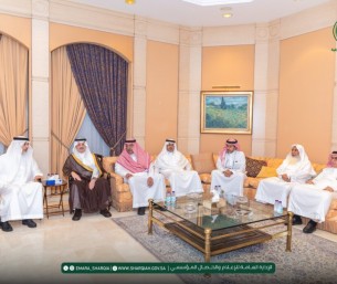 أمير المنطقة الشرقية يقدم التعازي لأسرة القريشي