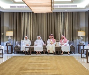 نائب أمير المنطقة الشرقية يقدم التعازي لأسرة الزامل