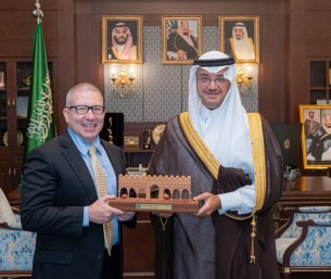 سمو محافظ الأحساء يستقبل القنصل العام الأمريكي بالظهران
