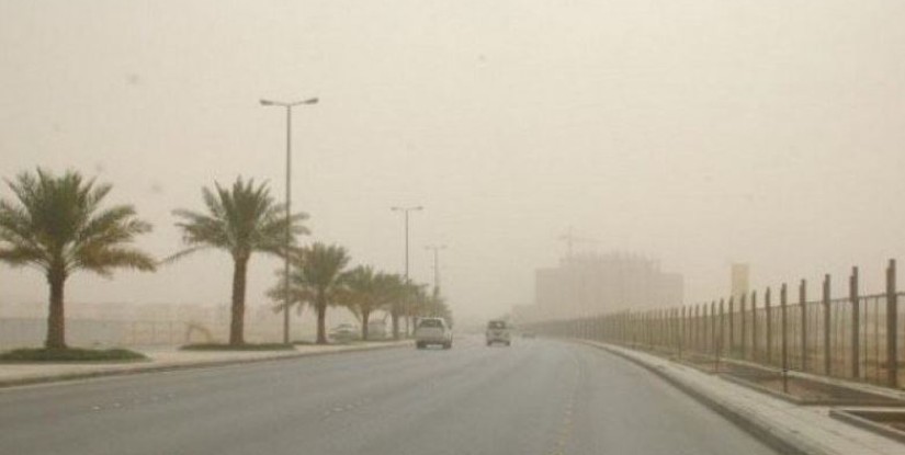 إنذار برتقالي بالأحساء.. أتربة مثارة ورياح تصل إلى 59 كم/ساعة غدًا الجمعة