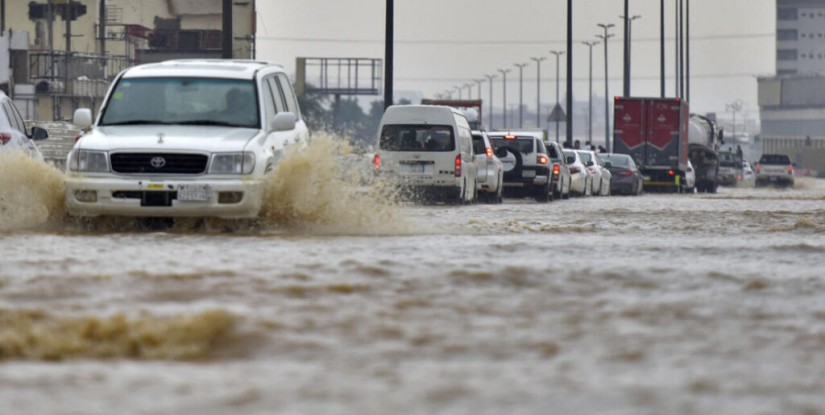 إطلاق الإنذار الأحمر بأمطار غزيرة على الأحساء وأجزاء من الشرقية