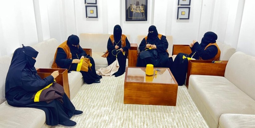 30 بشت يوميًا.. مصنع الماهود نقطة تحول في صناعة البشت الحساوي