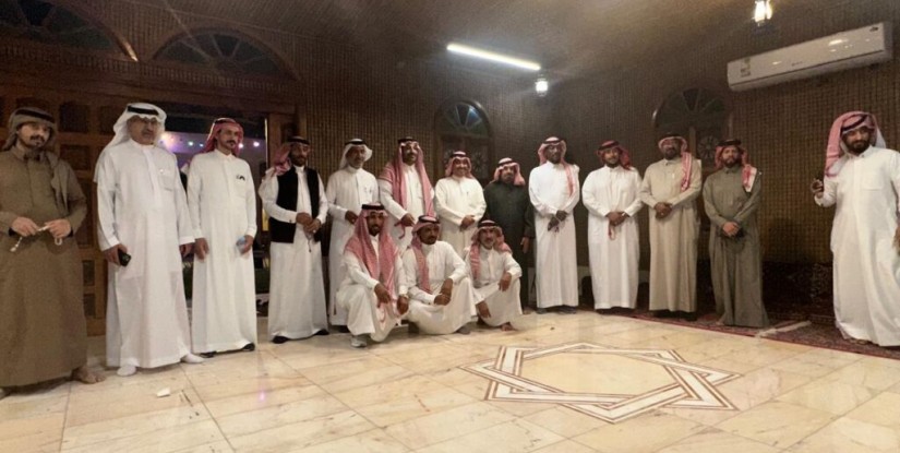 وهج القصيدة يملأ دار نورة الموسى… أمسية منتدى الأدب الشعبي تجمع 11 شاعرًا في ليلةٍ أحسائيةٍ مُتلألئة