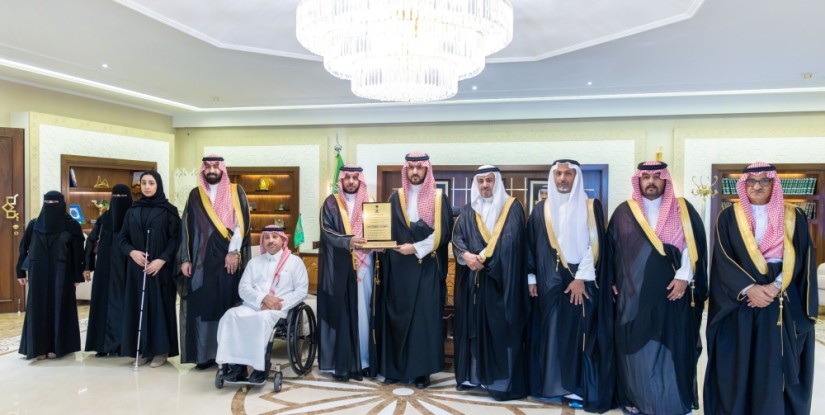 نائب أمير الشرقية يتسلم التقرير السنوي لجمعية “نقطة تحول” لعام 2025