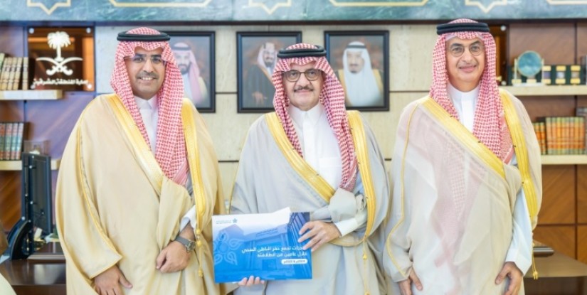 أمير الشرقية يطّلع على منجزات تجمع حفر الباطن الصحي خلال عامين