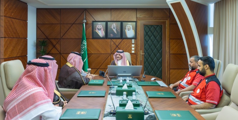 أمير الشرقية يطّلع على إنجازات الهلال الأحمر ويشيد بجهوده الإسعافية والإنسانية