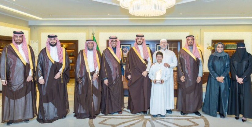 نائب أمير الشرقية يتسلّم التقرير الختامي لموسم القادسية الرمضاني