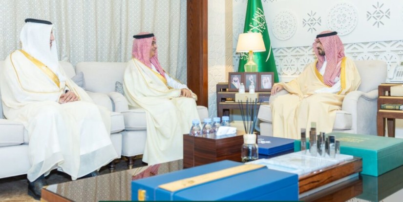 نائب أمير الشرقية يتسلّم التقرير السنوي لتجمع الشرقية الصحي لعام 2025