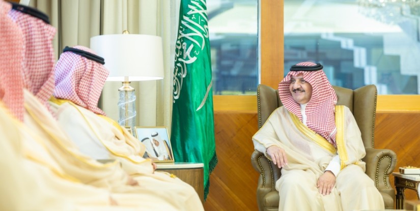 أمير الشرقية يستقبل مساعد وزير الموارد البشرية ويطّلع على جهود تطوير الخدمات المشتركة