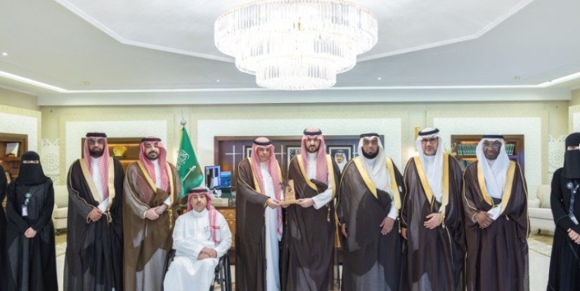 نائب أمير الشرقية يستقبل رئيس وأعضاء جمعية سند.. ويطّلع على مبادرة “خدمتكم فخر واعتزاز”