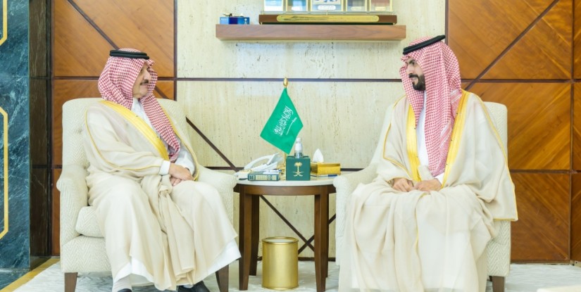 أمير الشرقية يستقبل مدير فرع هيئة الزكاة والضريبة والجمارك بالدمام