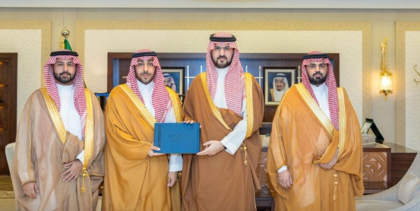 نائب أمير الشرقية يتسلّم تقرير هيئة تطوير المنطقة لعام 2025