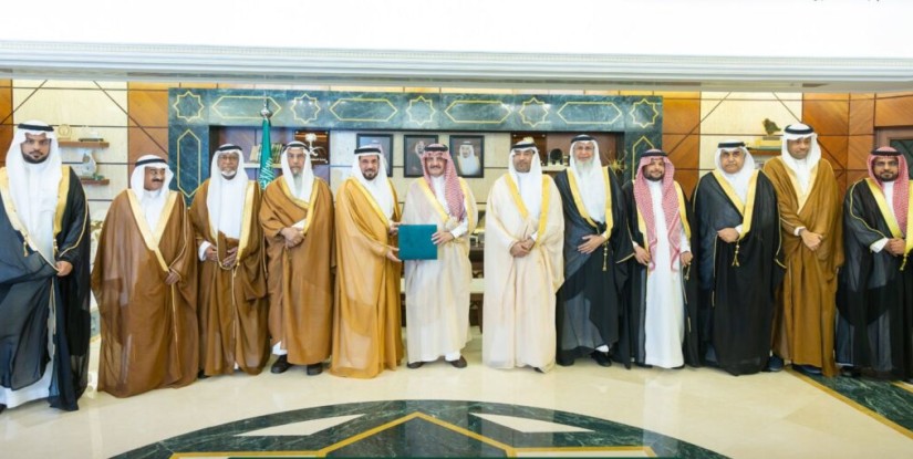 أمير الشرقية يستقبل جمعية التواصل ويطّلع على تقريرها السنوي