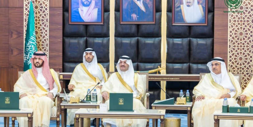 أمير الشرقية يكرم الشركاء والداعمين لموسم الخبر 2025