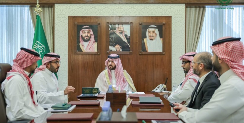 نائب أمير الشرقية يطّلع على مشاريع مجموعة روشن بالمنطقة