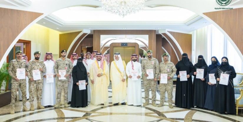 أمير الشرقية يطّلع على إنجازات كلية الأمير سلطان العسكرية للعلوم الصحية في معرض جنيف الدولي