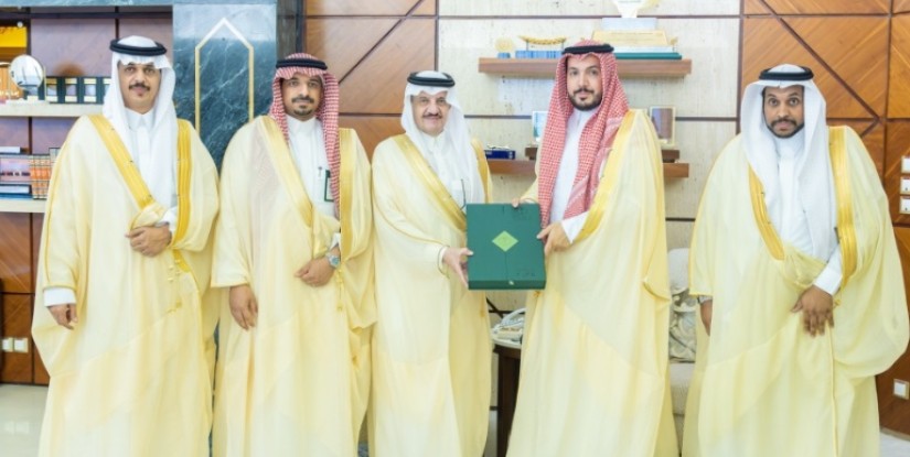 أمير الشرقية يطلع على جهود الرقابة البيئية ويشيد ببرامجها التوعوية