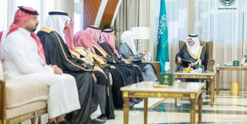 أمير الشرقية يستقبل مدير دار الآل والصحب الوقفية بالأحساء